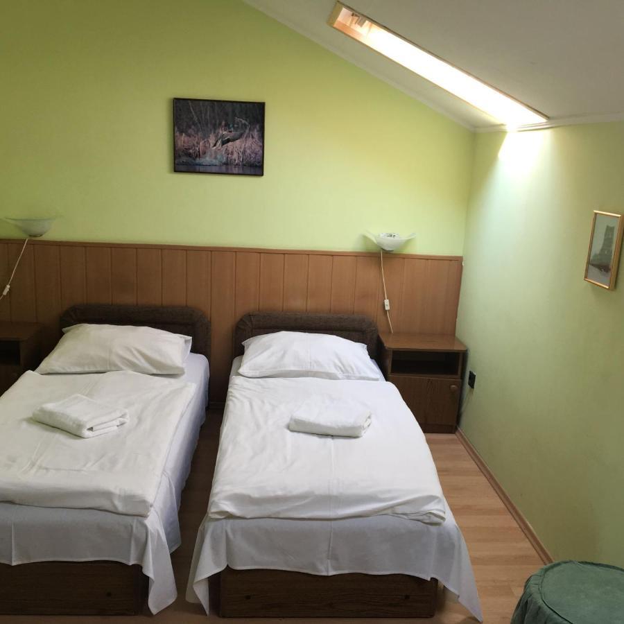 Muskátli Panzió Győr Exterior foto