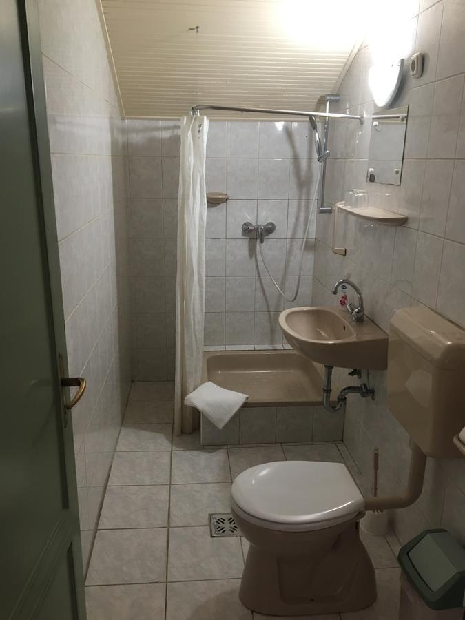 Muskátli Panzió Győr Exterior foto