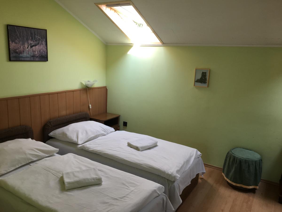Muskátli Panzió Győr Exterior foto