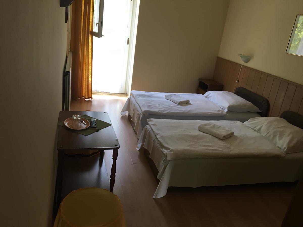 Muskátli Panzió Győr Exterior foto