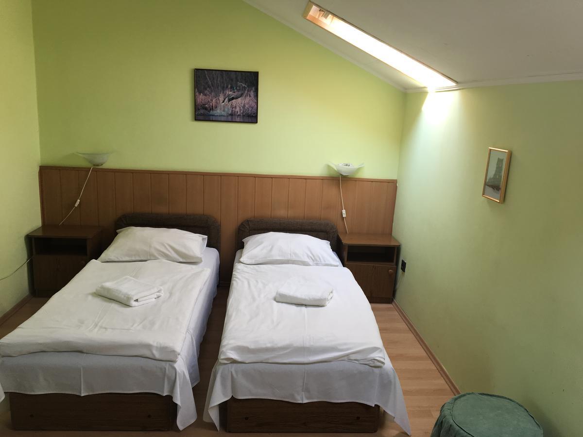 Muskátli Panzió Győr Exterior foto
