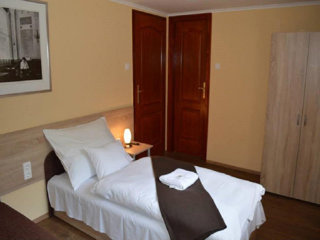 Muskátli Panzió Győr Exterior foto